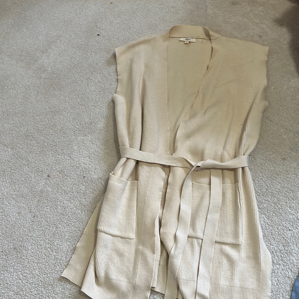 Cream short sleeve sweater vest